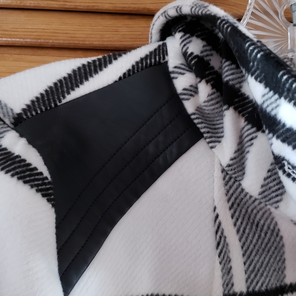 IZ Byer pea coat - Picture 3 of 8